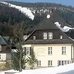 Hotel Lyzarska Bouda Domovina 3*