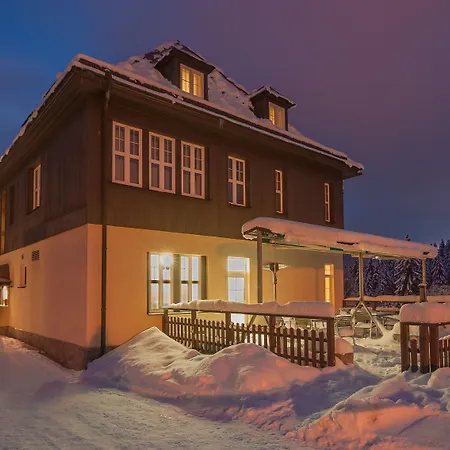 Hotell Lyzarska Bouda Domovina