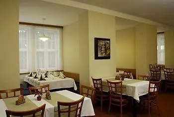 Отель Lyzarska Bouda Domovina 3*